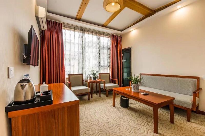 فندق Days Inn Frontier Emeishan