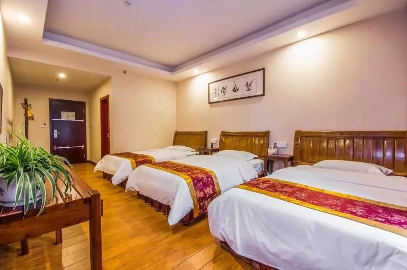 فندق Days Inn Frontier Emeishan