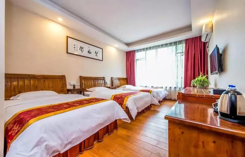 فندق Days Inn Frontier Emeishan