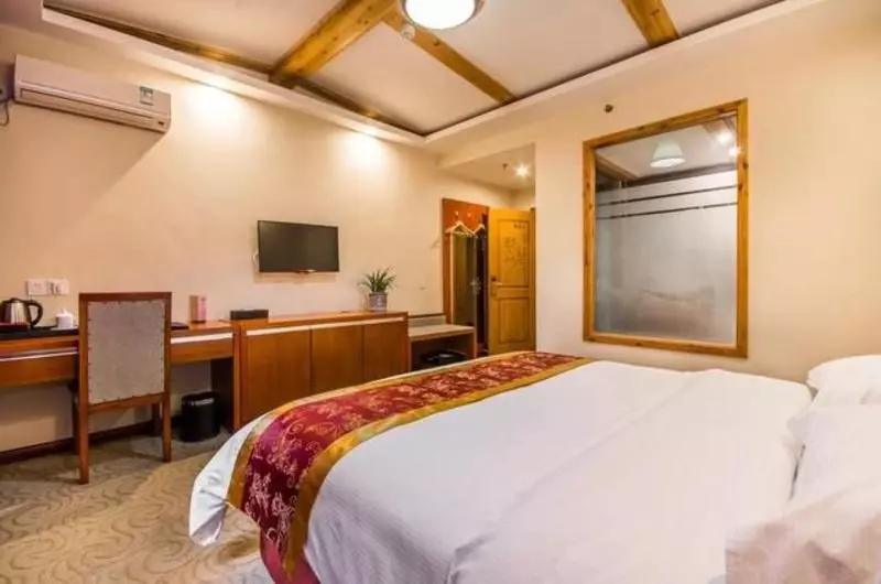 فندق Days Inn Frontier Emeishan