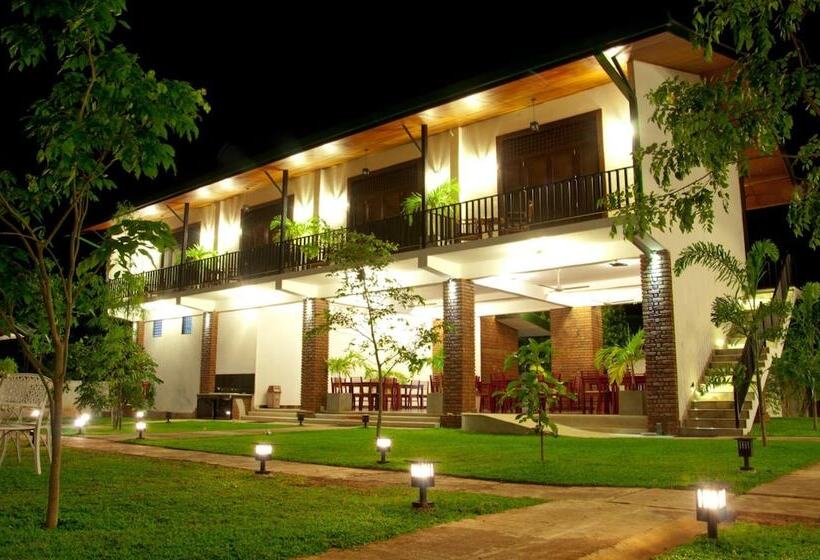 호텔 Gamodh Citadel Resort