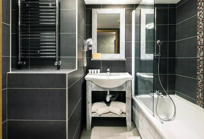 Hotel Hôtel L Aiguille Percée