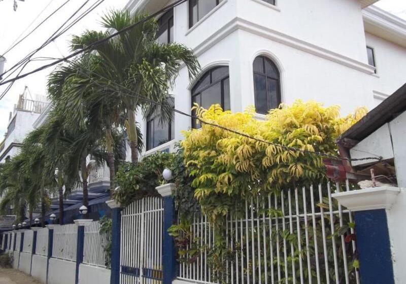 בית מלון כפרי Island Inn