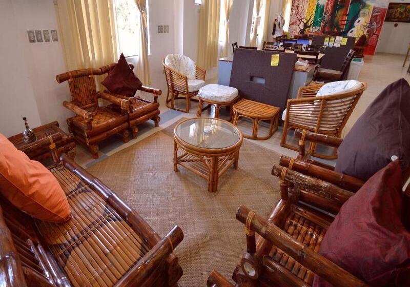 בית מלון כפרי Island Inn