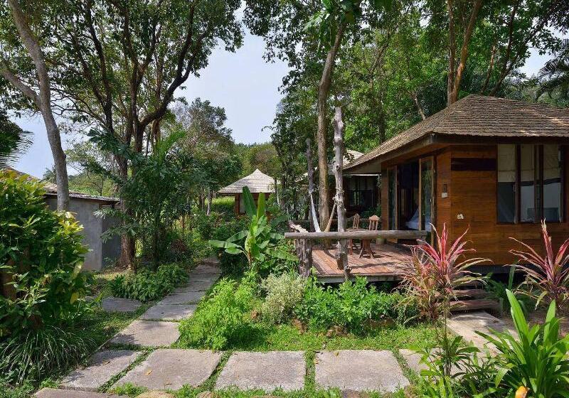 בית מלון כפרי Koh Kood Resort