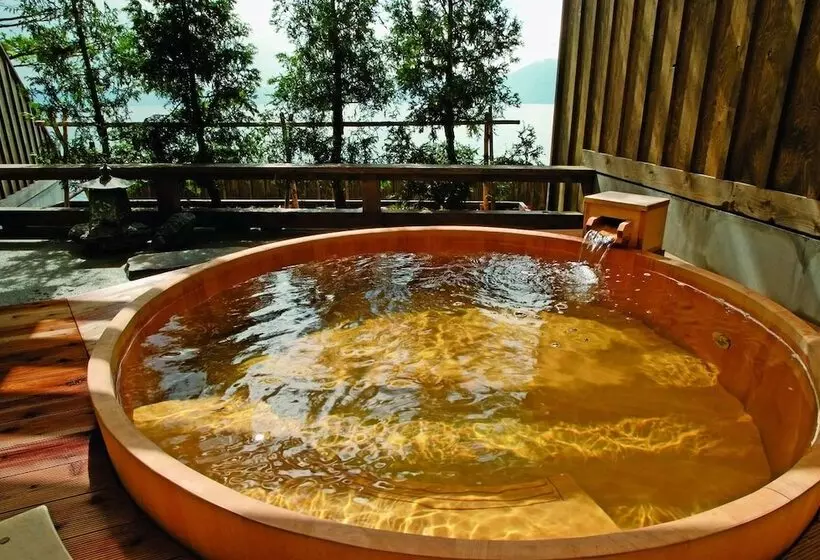 Hotelli Lakeside Villa Suimeikaku