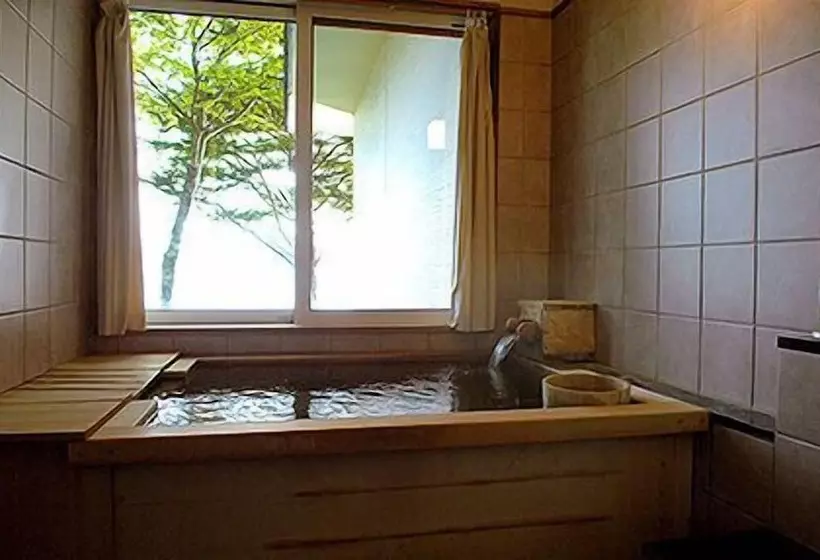 Hotelli Lakeside Villa Suimeikaku