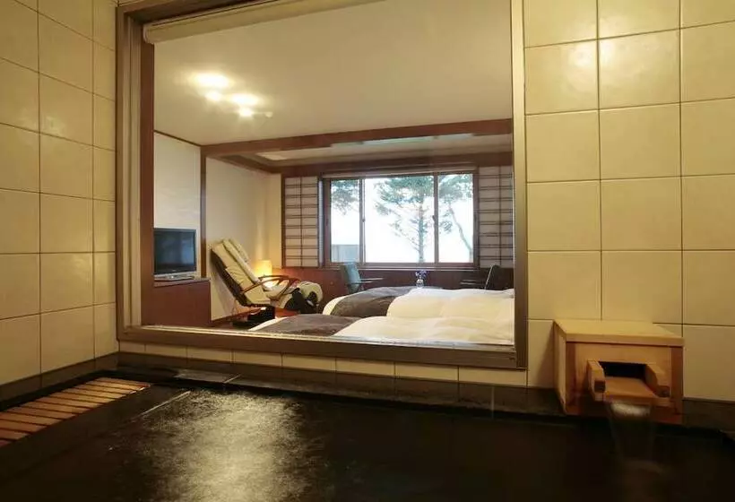 Hotelli Lakeside Villa Suimeikaku