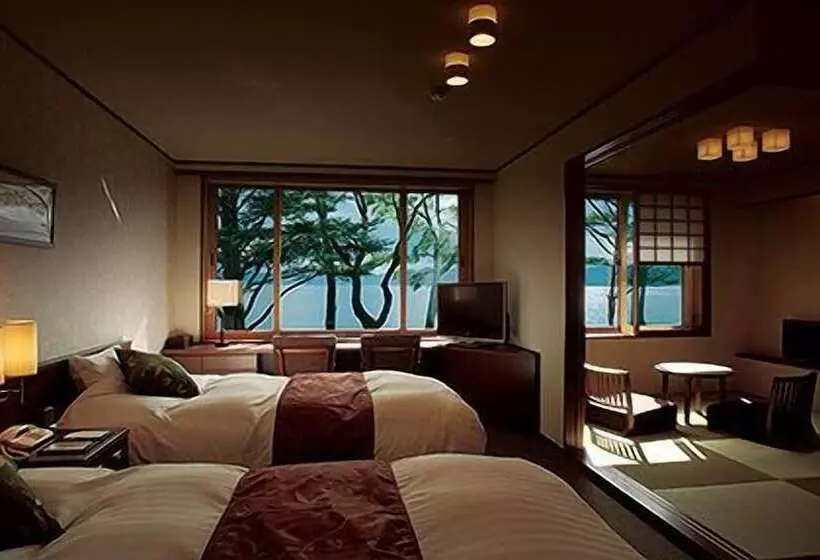 Hotelli Lakeside Villa Suimeikaku