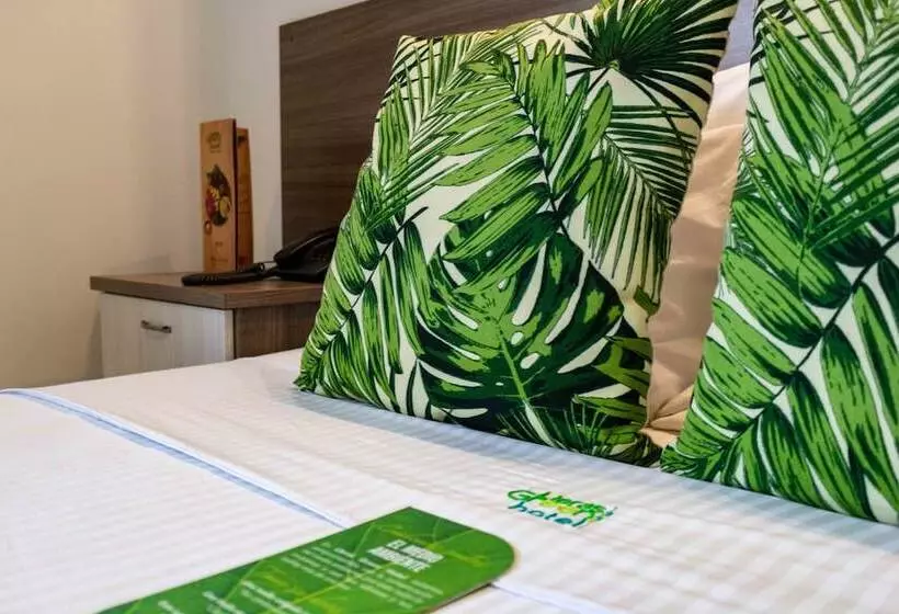 Отель Lleras Green