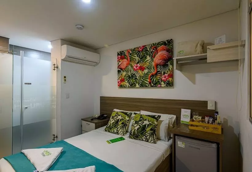 Отель Lleras Green