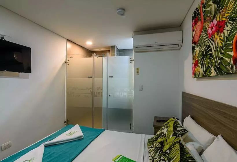 Отель Lleras Green