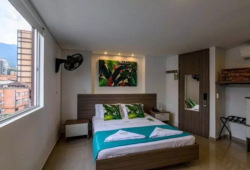 Отель Lleras Green