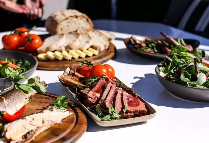 Отель Pacific Jemm   Luxury Super Yacht