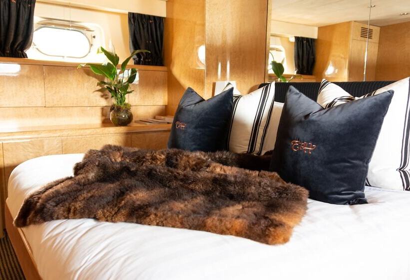 Отель Pacific Jemm   Luxury Super Yacht