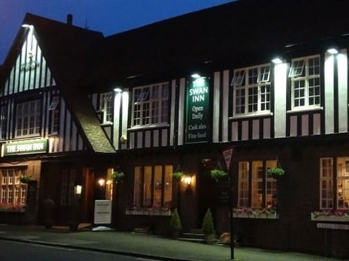 호텔 The Swan Inn