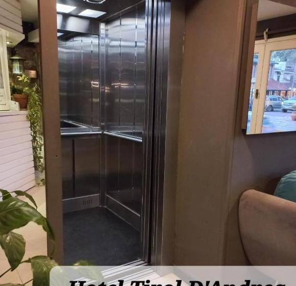 ホテル Tirol D'andrea