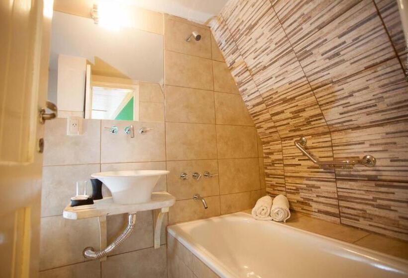 ホテル Tirol D'andrea