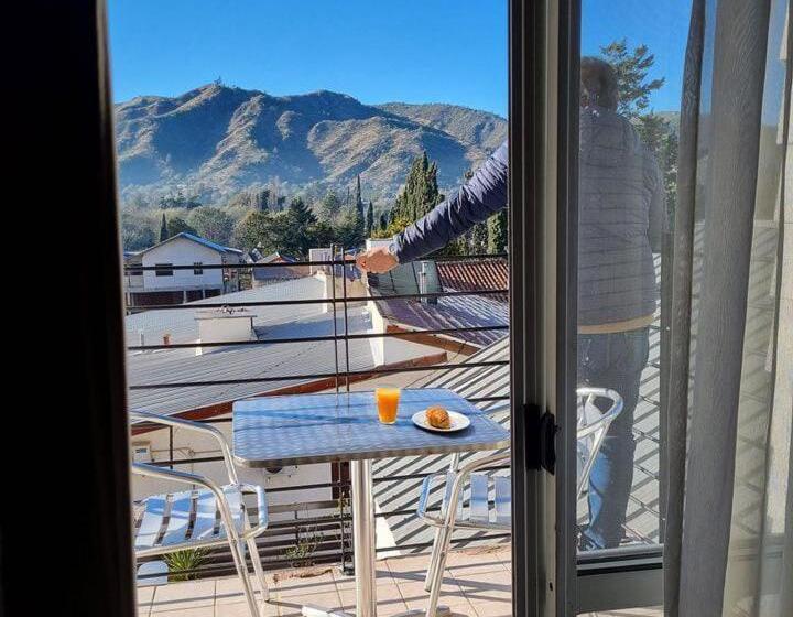 ホテル Tirol D'andrea