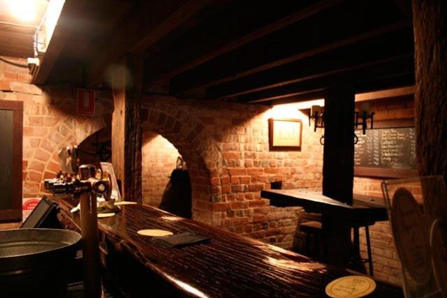 מוטל Rose & Crown