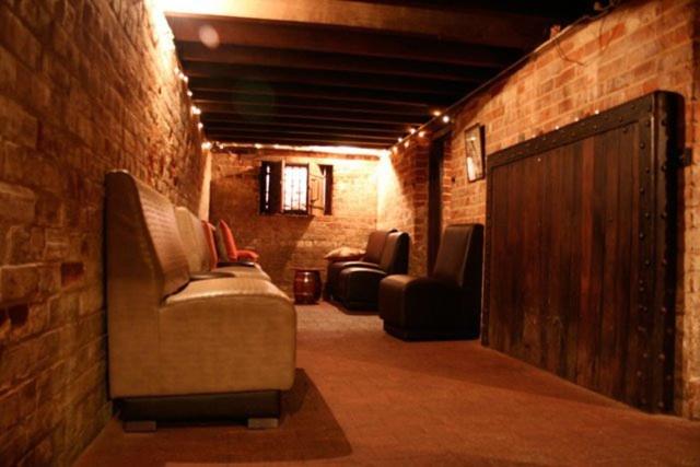 מוטל Rose & Crown