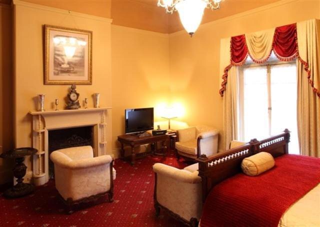 מוטל Rose & Crown