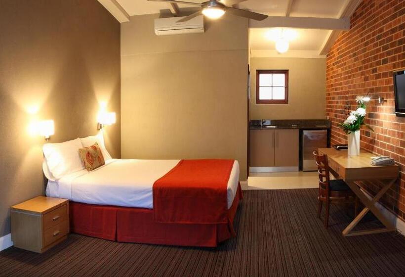 מוטל Rose & Crown