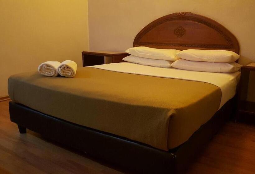 فندق على الطريق The Coconut Langkawi