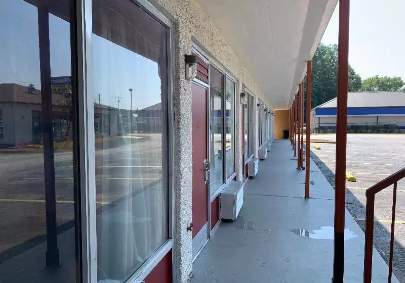 فندق على الطريق Travel Inn