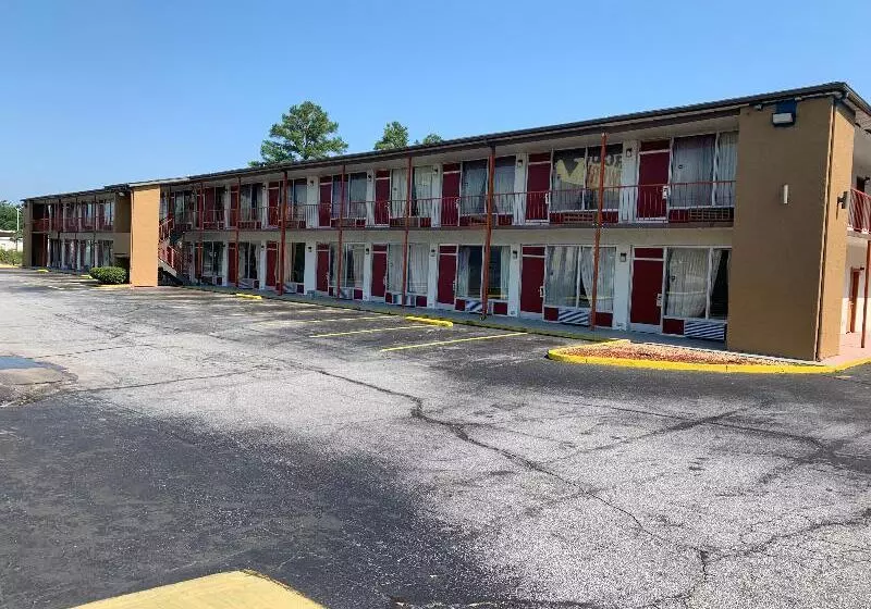 فندق على الطريق Travel Inn