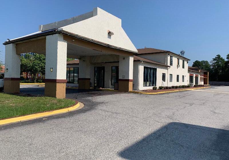 فندق على الطريق Travel Inn