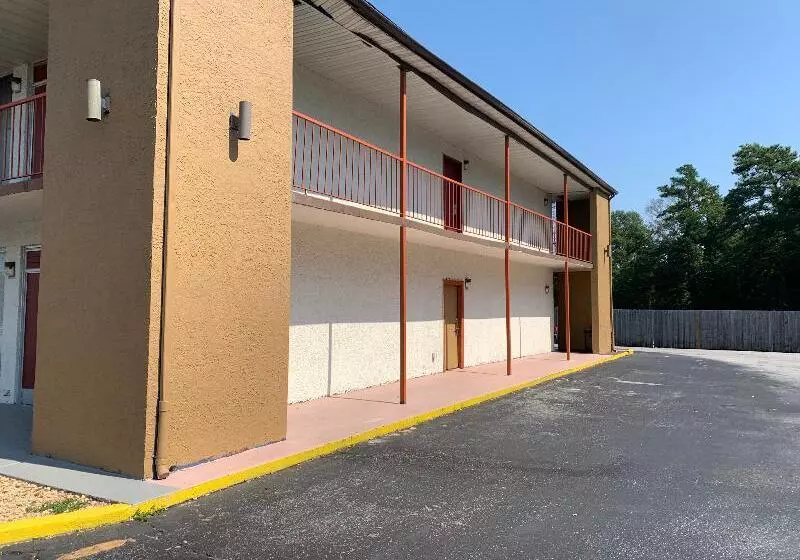 فندق على الطريق Travel Inn