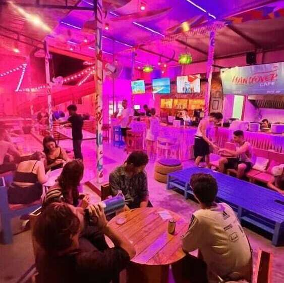 הוסטל Slumber Party Phi Phi