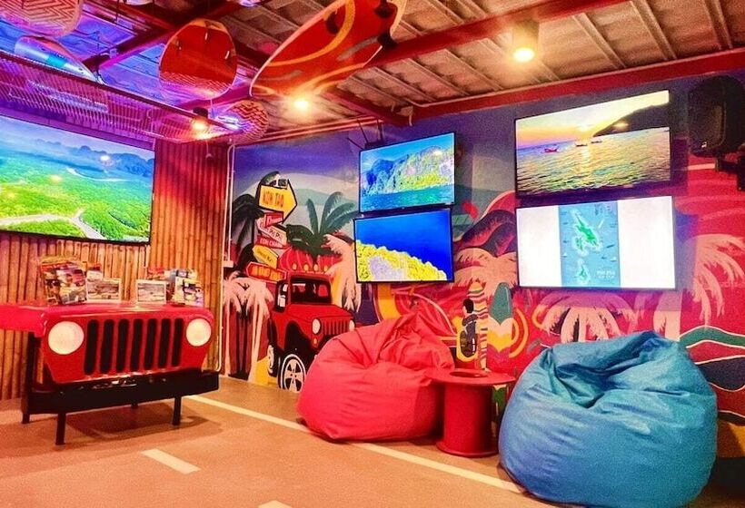 הוסטל Slumber Party Phi Phi