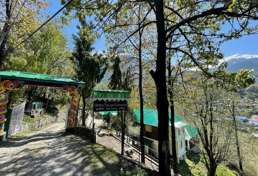 هتل Apple Valley Cottages Lachung