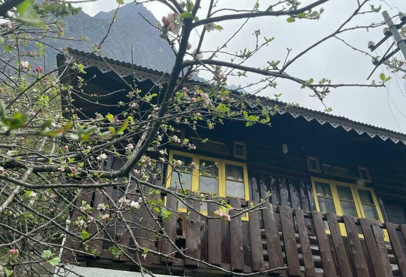هتل Apple Valley Cottages Lachung