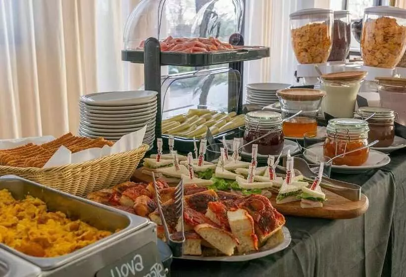 هتل Sara Cesenatico