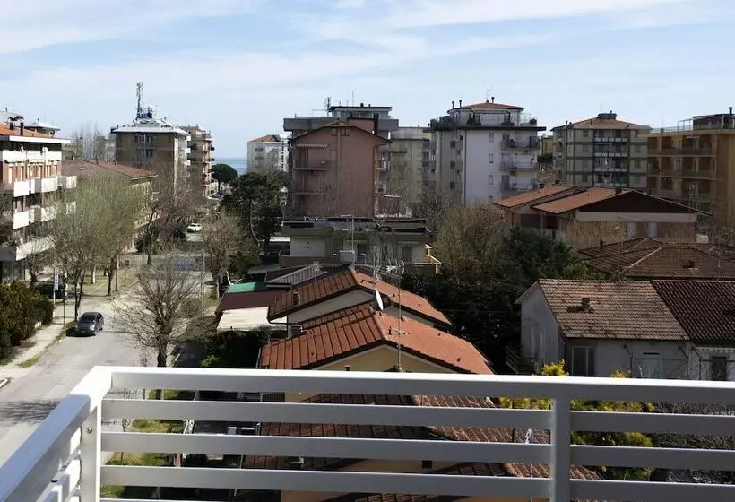 هتل Sara Cesenatico