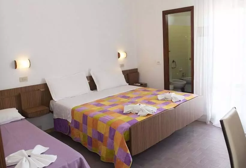 هتل Sara Cesenatico