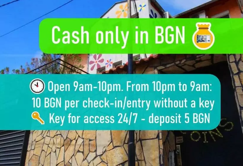 10 Coins Hostel & Tours