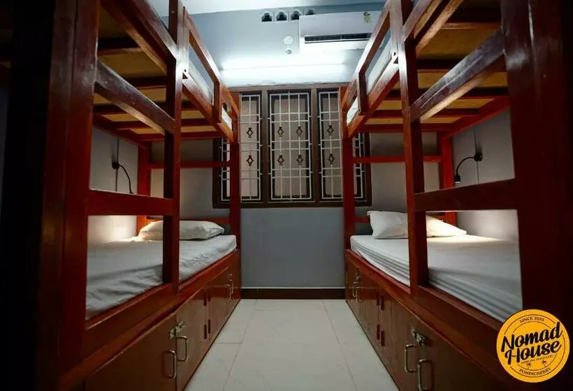 هاستل Nomad House