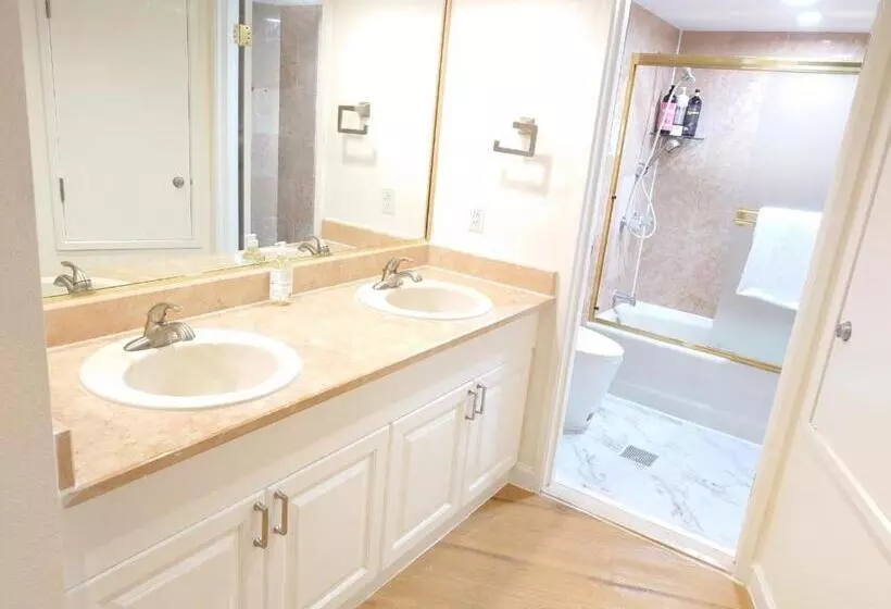 هتل Alupang Beach Tower, Upgraded Units