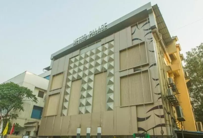 Hotelli Metro Palace