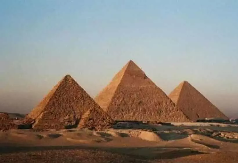 هتل Pyramita