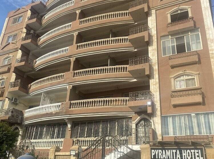 هتل Pyramita
