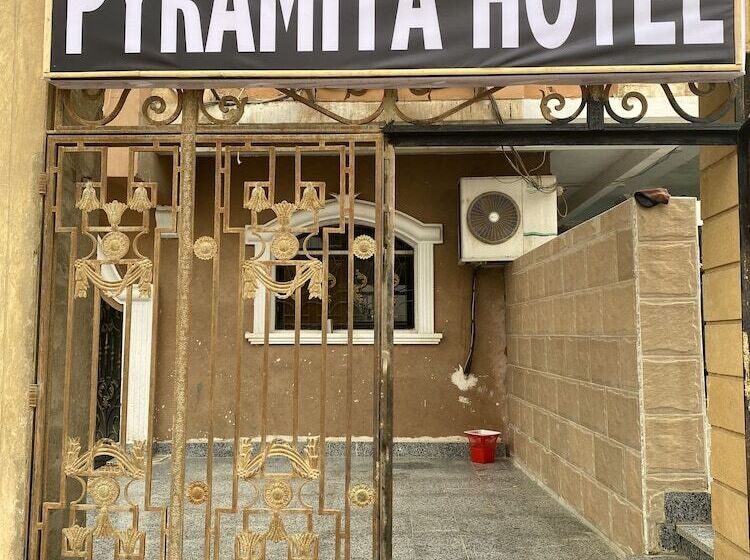 هتل Pyramita
