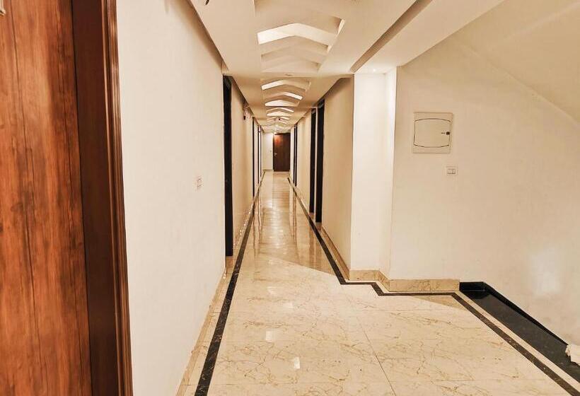 Krone A Family Hotel Near Igi Airport