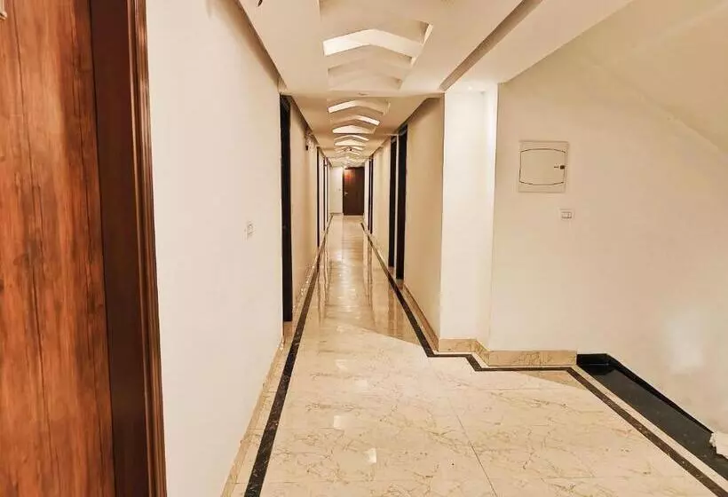 Krone A Family Hotel Near Igi Airport