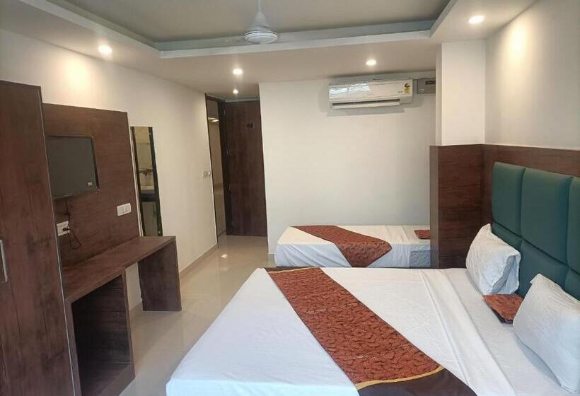 Krone A Family Hotel Near Igi Airport