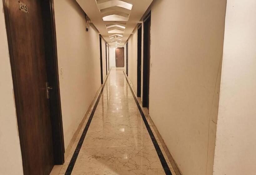 Krone A Family Hotel Near Igi Airport